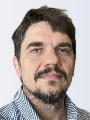 Dr.  Victor Petrov